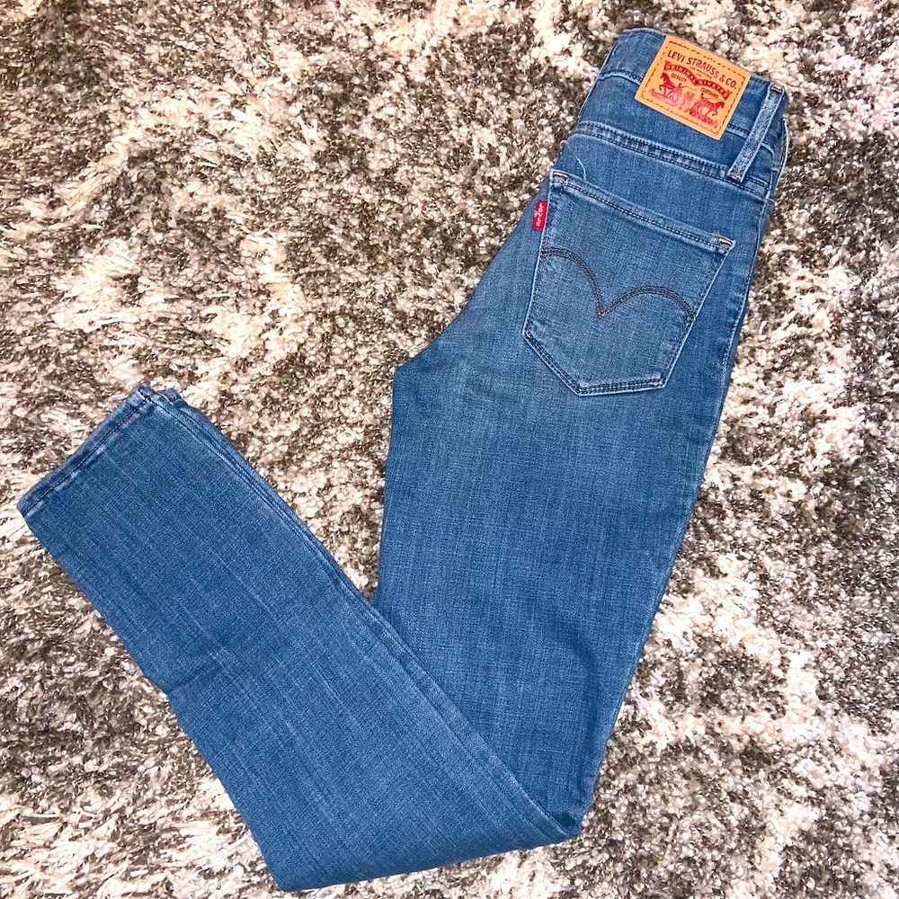 Levi’s 721 High Rise Skinny Jeans